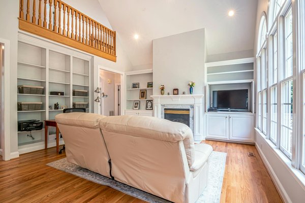 How to securely pack and ship your vintage vinyl records across the uk: a comprehensive guide